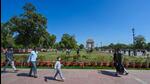 Cold winds swept through Delhi on Sunday, keeping the maximum temperature at 27°C. (Sanchit Khanna/HT Photo) Cold winds swept through Delhi on Sunday, keeping the maximum temperature at 27°C. (Sanchit Khanna/HT Photo)