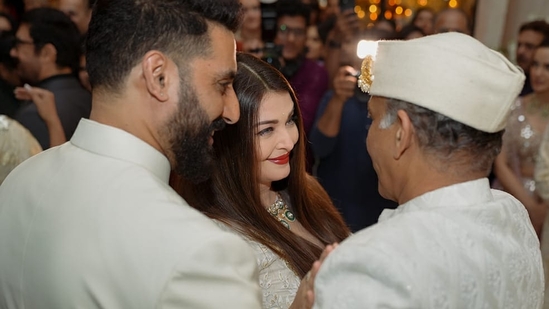 Abhishek Bachchan and Aishwarya Rai attended the wedding of Ashutosh Gowariker's son Konark,(Wedding Nama) Abhishek Bachchan and Aishwarya Rai attended the wedding of Ashutosh Gowariker's son Konark,(Wedding Nama)