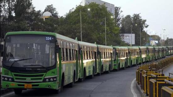 PMPML will acquire 600 CNG buses; 400 of which will be inducted in April and remaining 200 self-owned buses to be inducted by the end of June, officials said. (HT FILE (PIC FOR REPRESENTATION)) PMPML will acquire 600 CNG buses; 400 of which will be inducted in April and remaining 200 self-owned buses to be inducted by the end of June, officials said. (HT FILE (PIC FOR REPRESENTATION))
