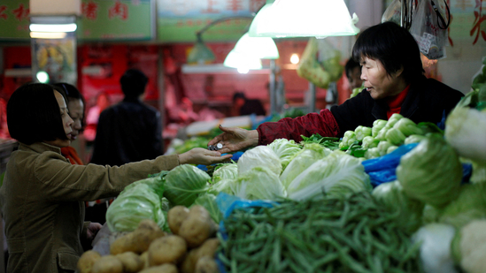 The consumer price index declined 0.7% from a year earlier, the National Bureau of Statistics said Sunday, compared with a 0.5% gain in the previous month.(Reuters)