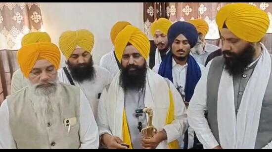 Acting jathedar of Akal Takht Giani Kuldeep Singh Gargaj on Wednesday said he does not represent the Akali Dal but is committed to serving the entire Sikh Panth. Acting jathedar of Akal Takht Giani Kuldeep Singh Gargaj on Wednesday said he does not represent the Akali Dal but is committed to serving the entire Sikh Panth.