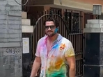 Ashish Chanchlani was spotted making his way to a Holi party with friend Abhishek Kapoor. Ashish Chanchlani was spotted making his way to a Holi party with friend Abhishek Kapoor.