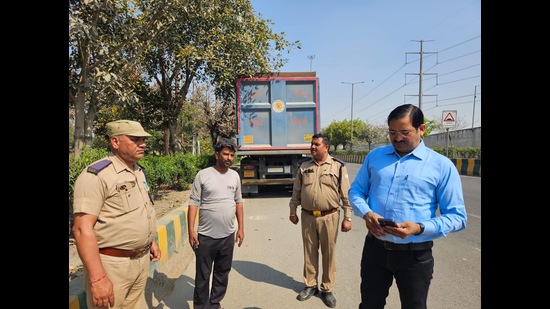The inspections discovered multiple infractions, including overloaded transportation of construction materials, unclear vehicle registration numbers, failure to cover construction materials with tarpaulin, lack of reflective signage for night visibility, expired fitness certificates and permits, and non-payment of road tax. (HT Photos) The inspections discovered multiple infractions, including overloaded transportation of construction materials, unclear vehicle registration numbers, failure to cover construction materials with tarpaulin, lack of reflective signage for night visibility, expired fitness certificates and permits, and non-payment of road tax. (HT Photos)