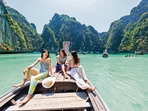 Travellers are turning to AI to craft itineraries, discover unique places, and streamline the planning process.(Photo: Shutterstock) Travellers are turning to AI to craft itineraries, discover unique places, and streamline the planning process.(Photo: Shutterstock)