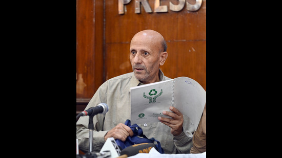 A bench of justices CD Singh and Anup Jairam Bhambani, however, barred Rashid from using a mobile phone, interacting with others, and addressing the media. (HT PHOTO) A bench of justices CD Singh and Anup Jairam Bhambani, however, barred Rashid from using a mobile phone, interacting with others, and addressing the media. (HT PHOTO)