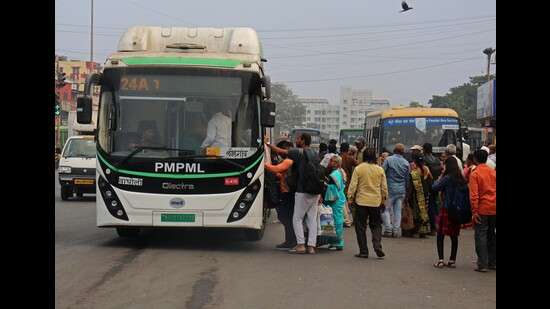 Going forward, 25% CNG buses will be included at these e-depots to ensure smooth operations. (HT PHOTO) Going forward, 25% CNG buses will be included at these e-depots to ensure smooth operations. (HT PHOTO)