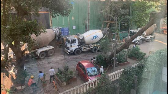 Multiple mixers would be parked in front of work sites before the guidelines were formulated, said members. Multiple mixers would be parked in front of work sites before the guidelines were formulated, said members.