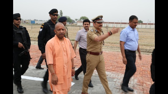 Chief minister Yogi Adityanath taking stock of preparations in Varanasi, for the PM’s proposed visit to the city (HT Photo) Chief minister Yogi Adityanath taking stock of preparations in Varanasi, for the PM’s proposed visit to the city (HT Photo)