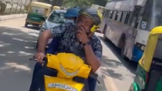 The incident, which took place on JC Road near a police chowki around 11:10 am on April 4, was shared by traffic-focused content creator Third Eye Dude. The incident, which took place on JC Road near a police chowki around 11:10 am on April 4, was shared by traffic-focused content creator Third Eye Dude.