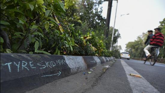 The 2022 hit-and-run compensation scheme entitles the families of deceased victims to <span class='webrupee'>₹</span>2 lakh and seriously injured survivors to <span class='webrupee'>₹</span>50,000. (HT FILE) The 2022 hit-and-run compensation scheme entitles the families of deceased victims to <span class='webrupee'>₹</span>2 lakh and seriously injured survivors to <span class='webrupee'>₹</span>50,000. (HT FILE)