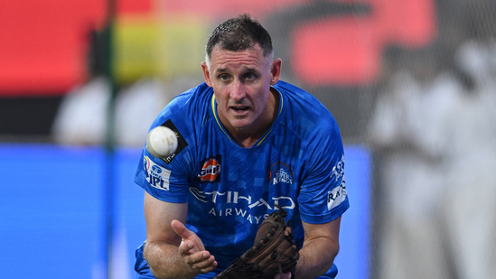 Chennai Super Kings coach Michael Hussey backs his senior players.(REUTERS)
