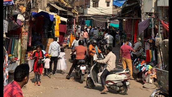 Each of the 146 buildings identified for the project houses at least four shops, said the secretary of Dalmandi Vyapar Association. (Rajesh Kumar/ HT photo) Each of the 146 buildings identified for the project houses at least four shops, said the secretary of Dalmandi Vyapar Association. (Rajesh Kumar/ HT photo)