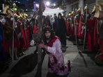 Rio De Janeiro, Brazil: On Good Friday, April 18, 2025, Luiz Henrique portrayed Jesus Christ in a powerful reenactment of the Way of the Cross during Holy Week celebrations at the Complexo do Alemão favela in Rio de Janeiro. ((AP Photo/Bruna Prado)) Rio De Janeiro, Brazil: On Good Friday, April 18, 2025, Luiz Henrique portrayed Jesus Christ in a powerful reenactment of the Way of the Cross during Holy Week celebrations at the Complexo do Alemão favela in Rio de Janeiro. ((AP Photo/Bruna Prado))