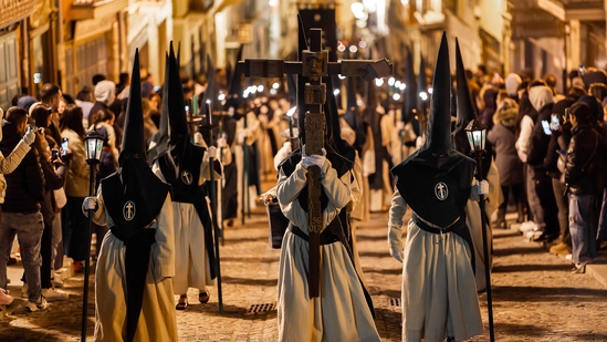 Spain: The Holy Tuesday procession of Las Siete Palabras (The Seven Words) took place during Holy Week celebrations in Zamora, a city in northwestern Spain. The procession, part of the region's rich religious tradition, saw members of the younger generation carrying on the centuries-old ritual. (Photo by CESAR MANSO / AFP)