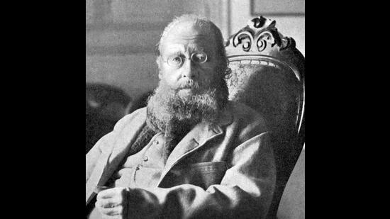 Poet and painter Edward Lear (Wikipedia) Poet and painter Edward Lear (Wikipedia)