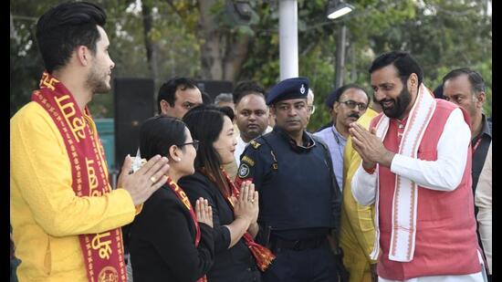Chief minister Nayab Singh Saini with the delegates in Kurukshetra on Sunday. (HT Photo) Chief minister Nayab Singh Saini with the delegates in Kurukshetra on Sunday. (HT Photo)