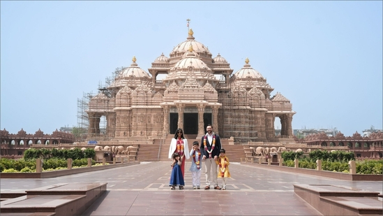 JD Vance, his wife Usha Vance, and their three children - Vivek, Ewan, and Maribel visited Akshardham Temple in Delhi. (HT Photo)
