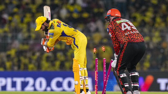 Ravindra Jadeja was dismissed by Kamindu Mendis after scoring 21(17).(PTI) Ravindra Jadeja was dismissed by Kamindu Mendis after scoring 21(17).(PTI)