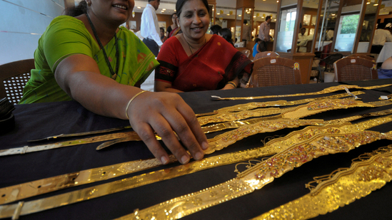 On the occasion of Akshaya Tritiya, the rate of 24 carat gold per 10 grams in Bengaluru stood at <span class='webrupee'>₹</span>97,535.(Representative Image/Reuters)