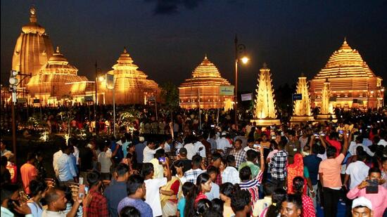Digha Jagannath Temple illuminates with devotees attending in large numbers on its inauguration day in East Medinipur on Wednesday. (ANI) Digha Jagannath Temple illuminates with devotees attending in large numbers on its inauguration day in East Medinipur on Wednesday. (ANI)