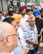 Commissioner of police communicating with local shopkeepers in Ghumar Mandi in Ludhiana on Friday. (HT Photo) Commissioner of police communicating with local shopkeepers in Ghumar Mandi in Ludhiana on Friday. (HT Photo)