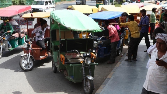 E-rickshaw driver allegedly attacked a man with a blade following an argument over a collision between their vehicles in Delhi's Dabri area. (File)(Pic used for representation)