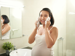 Pregnant women need to exercise caution when it comes to skincare because not all ingredients are safe for the baby or suitable for their changing skin.(Shutterstock) Pregnant women need to exercise caution when it comes to skincare because not all ingredients are safe for the baby or suitable for their changing skin.(Shutterstock)