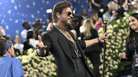 Met Gala 2025: Shah Rukh Khan strikes his iconic pose (Photo by Evan Agostini/Invision/AP)(Evan Agostini/Invision/AP) Met Gala 2025: Shah Rukh Khan strikes his iconic pose (Photo by Evan Agostini/Invision/AP)(Evan Agostini/Invision/AP)