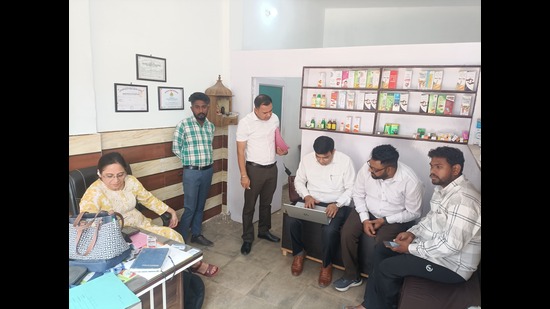 During the raid, the quack was found at his clinic. He confessed to providing the abortion kit and taking the patient to a clinic in Mohali for the procedure, according to officials (HT) During the raid, the quack was found at his clinic. He confessed to providing the abortion kit and taking the patient to a clinic in Mohali for the procedure, according to officials (HT)