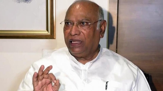 Pahalgam attack news live updates: Congress president Mallikarjun Kharge criticised the Centre for failing to provide adequate security in Pahalgam before the terror attack on April 22. Pahalgam attack news live updates: Congress president Mallikarjun Kharge criticised the Centre for failing to provide adequate security in Pahalgam before the terror attack on April 22.