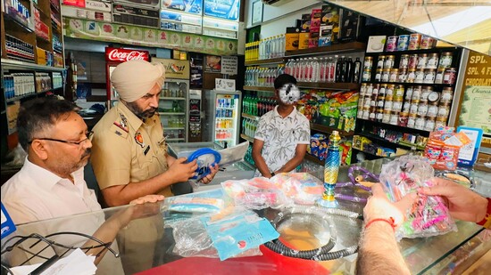 Police during the raid on Sat Paul Mittal Road in Ludhiana on Tuesday. (HT Photo) Police during the raid on Sat Paul Mittal Road in Ludhiana on Tuesday. (HT Photo)