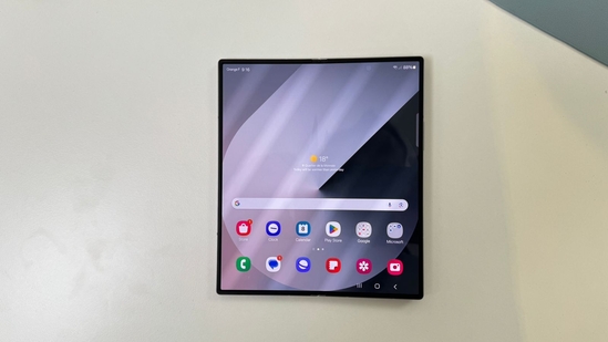 Samsung Galaxy Z Fold 7 and Galaxy Z Flip 7 battery sizes spotted in a new certification. Samsung Galaxy Z Fold 7 and Galaxy Z Flip 7 battery sizes spotted in a new certification.
