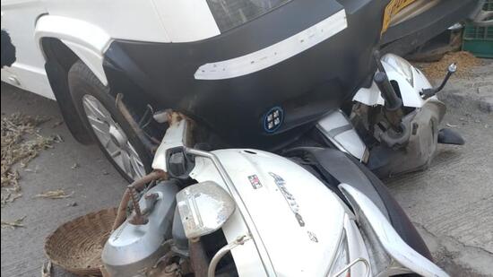 The speeding bus caused death of 3 people and also rammed into a police jeep and a two-wheeler. (HT Photo) The speeding bus caused death of 3 people and also rammed into a police jeep and a two-wheeler. (HT Photo)