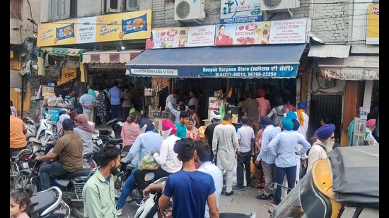 Hoarding of essential commodities will not be tolerated and legal action will be taken against those found guilty of hoarding or black marketing, Jalandhar deputy commissioner Himanshu Aggarwal said. (Sameer Sehgal/HT) Hoarding of essential commodities will not be tolerated and legal action will be taken against those found guilty of hoarding or black marketing, Jalandhar deputy commissioner Himanshu Aggarwal said. (Sameer Sehgal/HT)