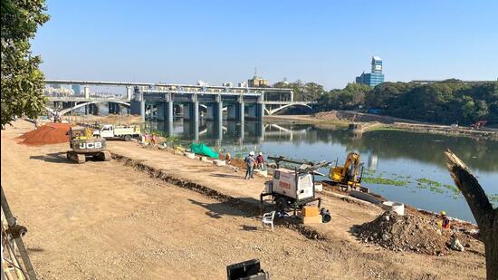 Study by researchers at IISER Pune has raised concerns about flood resilience and climate preparedness of Mula-Mutha riverfront development project undertaken by Pune and Pimpri-Chinchwad civic bodies. (HT FILE) Study by researchers at IISER Pune has raised concerns about flood resilience and climate preparedness of Mula-Mutha riverfront development project undertaken by Pune and Pimpri-Chinchwad civic bodies. (HT FILE)